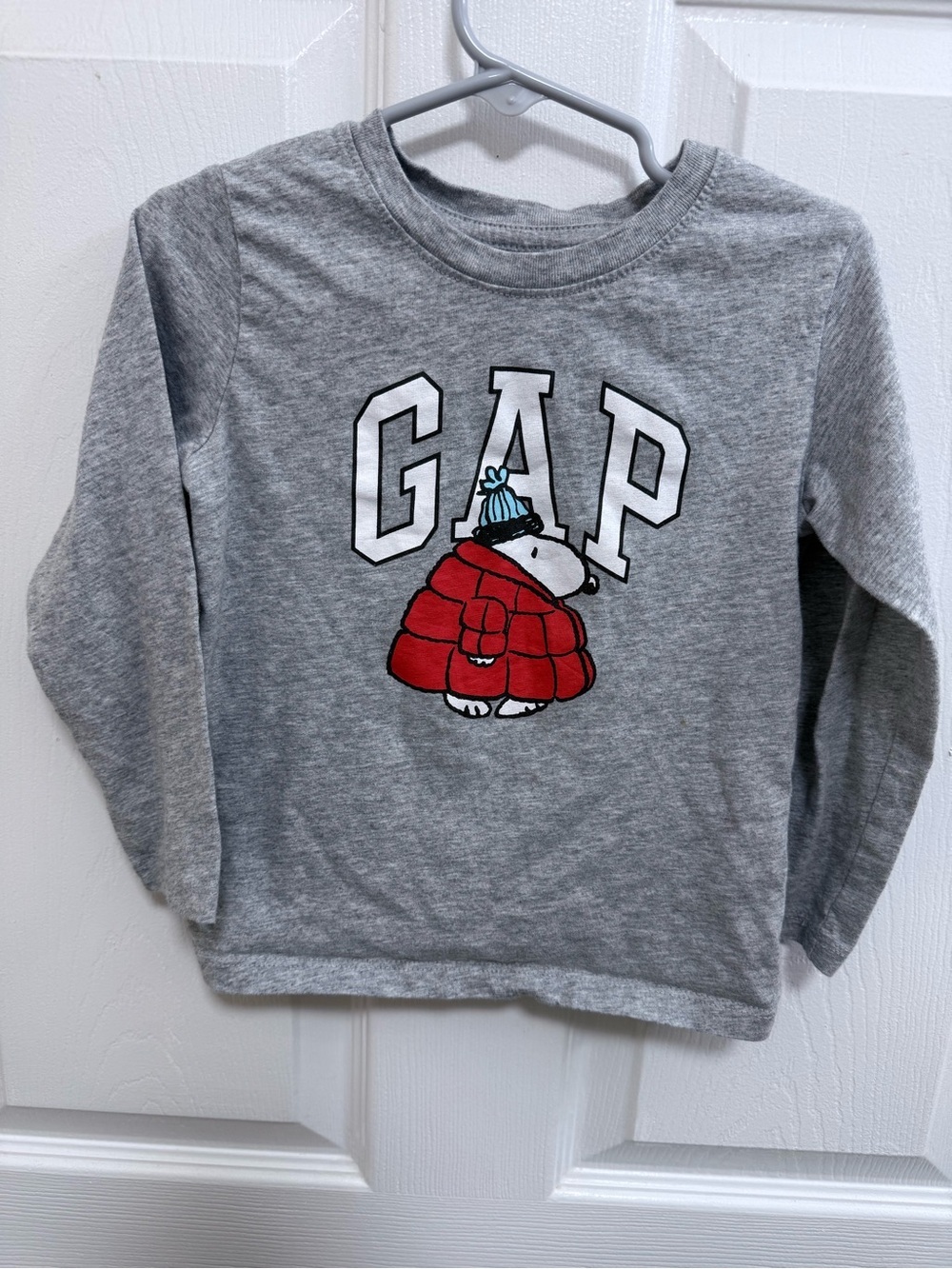 GAP Kids Gray Long-Sleeve Snoopy Graphic Tee - Gray/Red, Size 4
